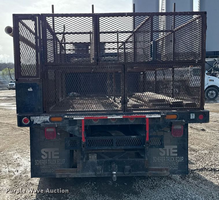 image for item ED4178 2000 Ford F750 Super Duty XL flatbed truck