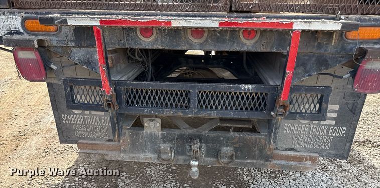 image for item ED4178 2000 Ford F750 Super Duty XL flatbed truck