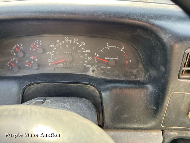 image for item ED4178 2000 Ford F750 Super Duty XL flatbed truck