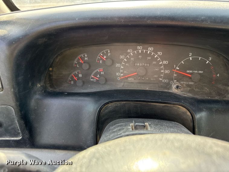 image for item ED4178 2000 Ford F750 Super Duty XL flatbed truck