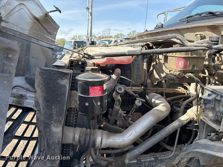 image for item ED4178 2000 Ford F750 Super Duty XL flatbed truck