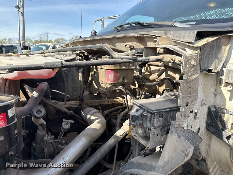 image for item ED4178 2000 Ford F750 Super Duty XL flatbed truck