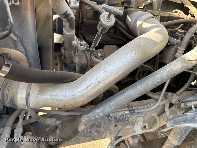 image for item ED4178 2000 Ford F750 Super Duty XL flatbed truck