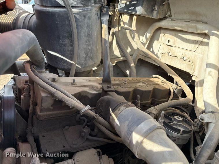 image for item ED4178 2000 Ford F750 Super Duty XL flatbed truck