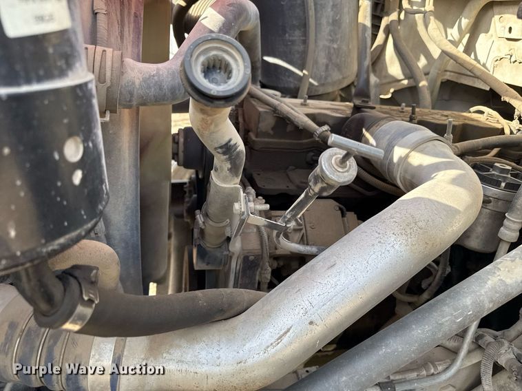 image for item ED4178 2000 Ford F750 Super Duty XL flatbed truck