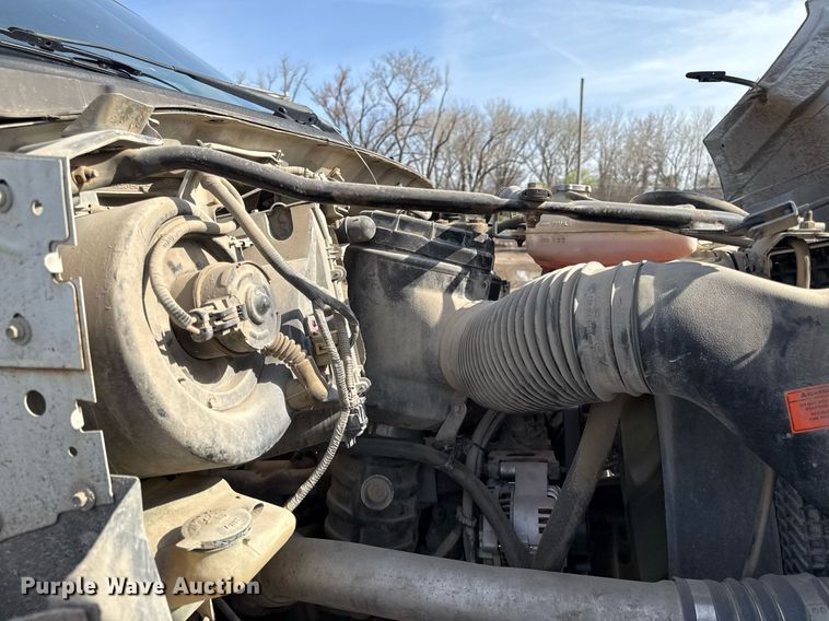 image for item ED4178 2000 Ford F750 Super Duty XL flatbed truck