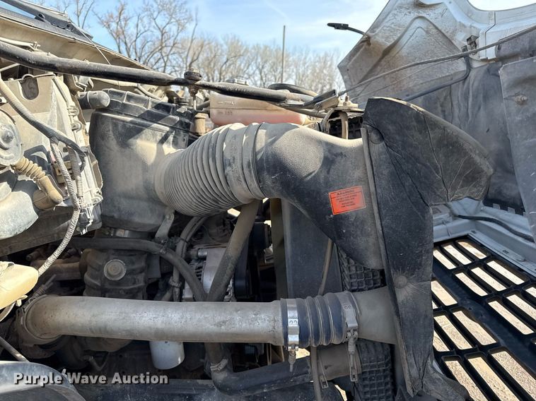 image for item ED4178 2000 Ford F750 Super Duty XL flatbed truck