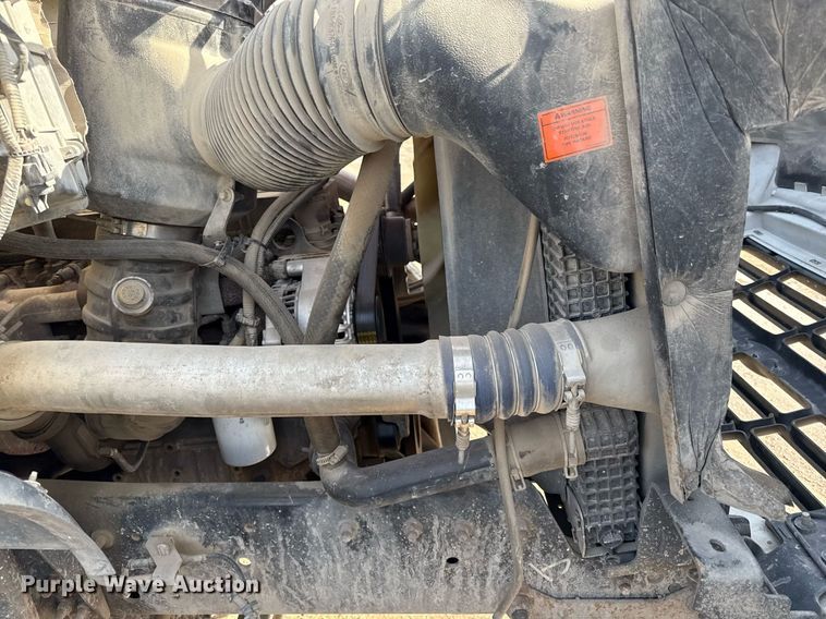 image for item ED4178 2000 Ford F750 Super Duty XL flatbed truck