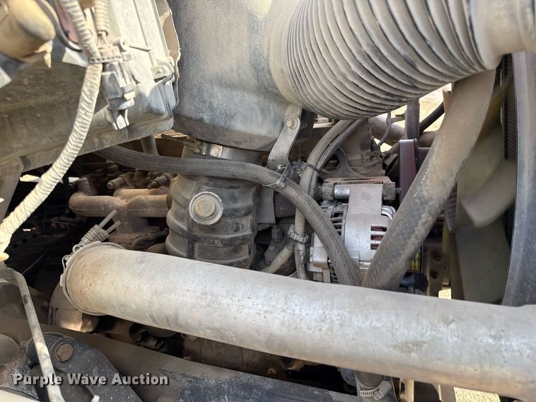 image for item ED4178 2000 Ford F750 Super Duty XL flatbed truck