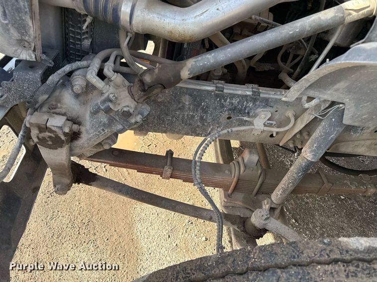 image for item ED4178 2000 Ford F750 Super Duty XL flatbed truck