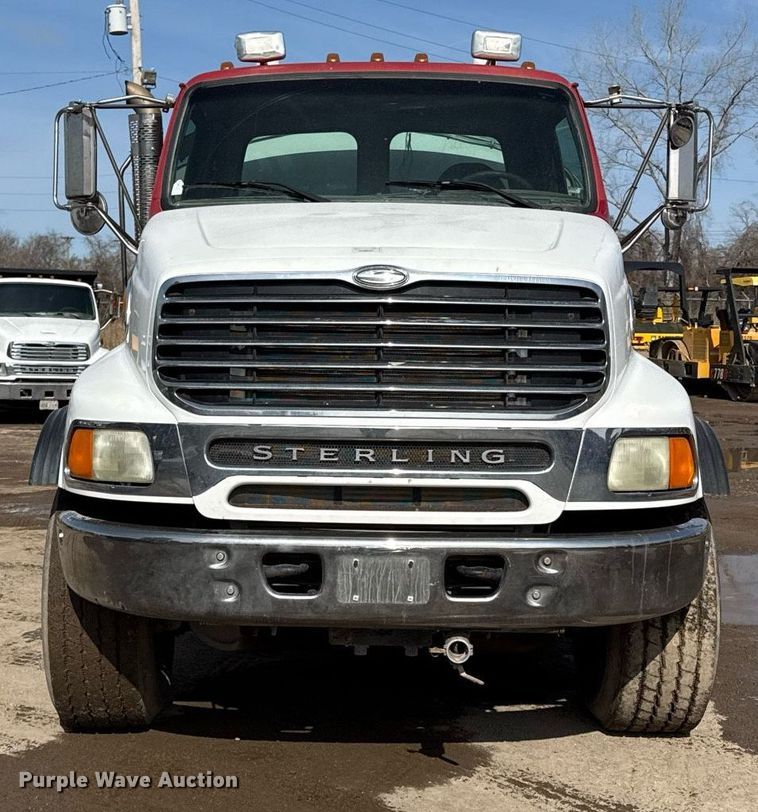 image for item ED4180 2004 Sterling LT9500 water truck