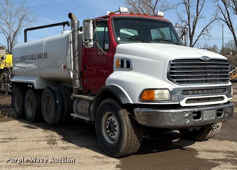image for item ED4180 2004 Sterling LT9500 water truck