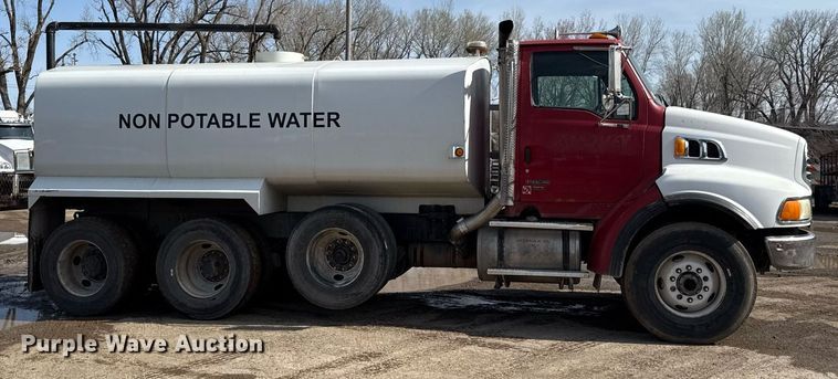 image for item ED4180 2004 Sterling LT9500 water truck