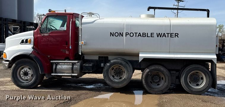 image for item ED4180 2004 Sterling LT9500 water truck
