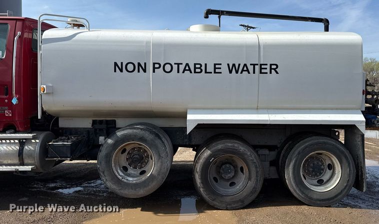 image for item ED4180 2004 Sterling LT9500 water truck