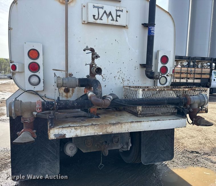 image for item ED4180 2004 Sterling LT9500 water truck