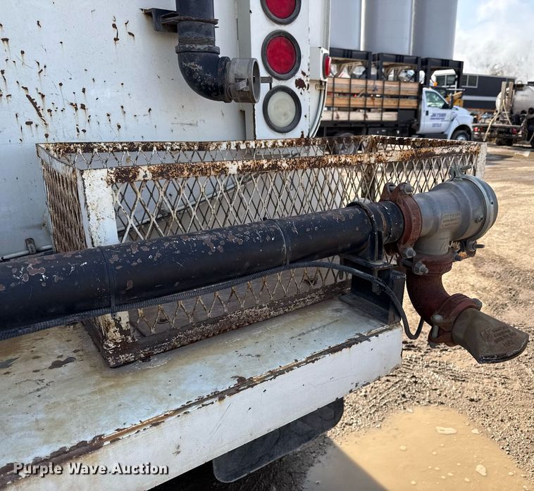 image for item ED4180 2004 Sterling LT9500 water truck