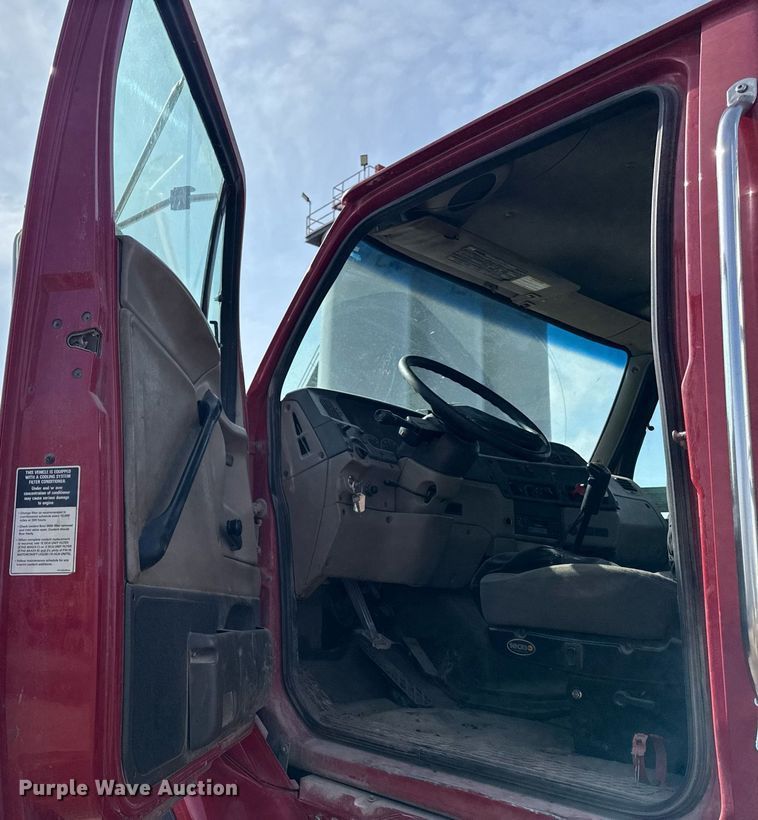 image for item ED4180 2004 Sterling LT9500 water truck