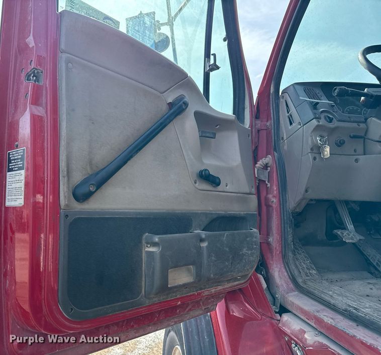 image for item ED4180 2004 Sterling LT9500 water truck