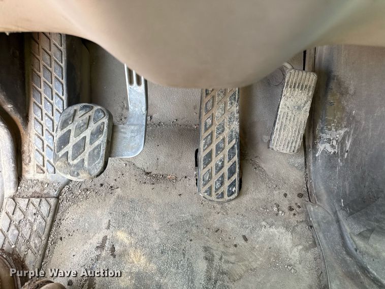 image for item ED4180 2004 Sterling LT9500 water truck