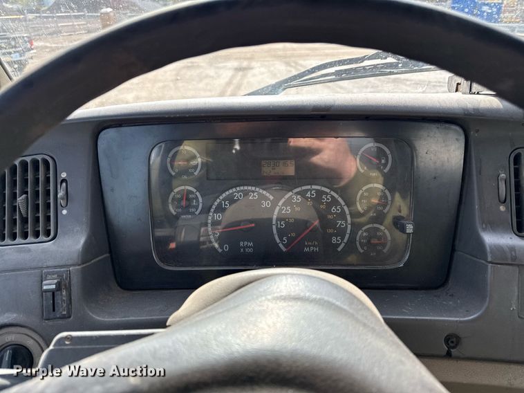 image for item ED4180 2004 Sterling LT9500 water truck