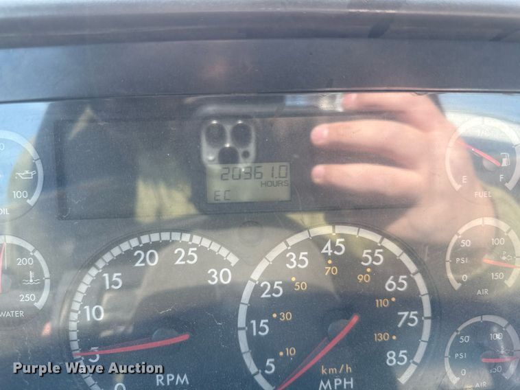 image for item ED4180 2004 Sterling LT9500 water truck