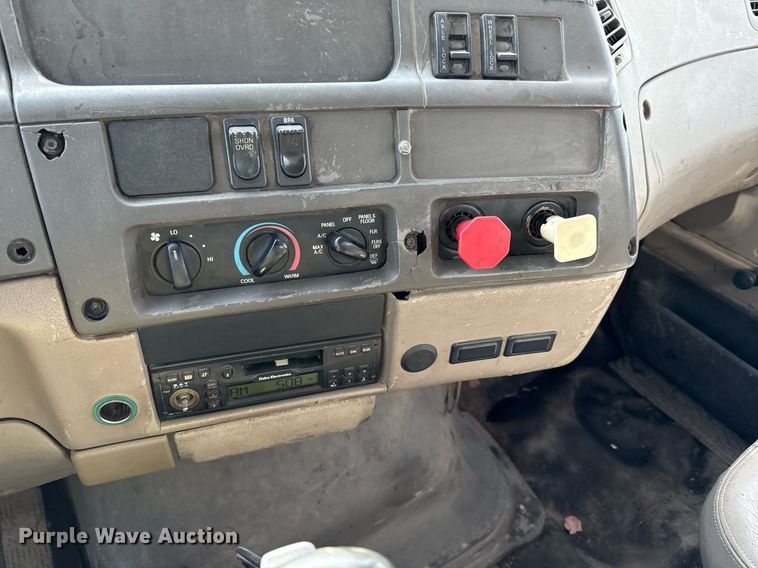 image for item ED4180 2004 Sterling LT9500 water truck