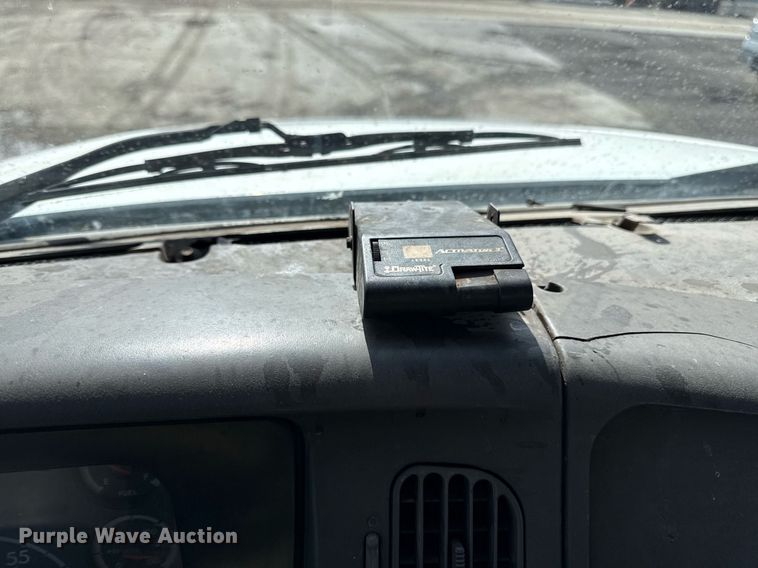 image for item ED4180 2004 Sterling LT9500 water truck