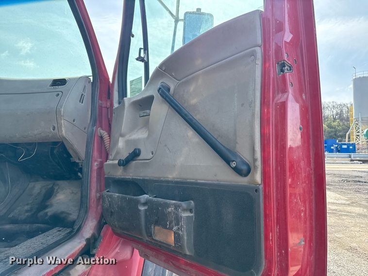 image for item ED4180 2004 Sterling LT9500 water truck