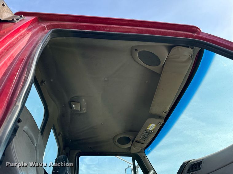 image for item ED4180 2004 Sterling LT9500 water truck