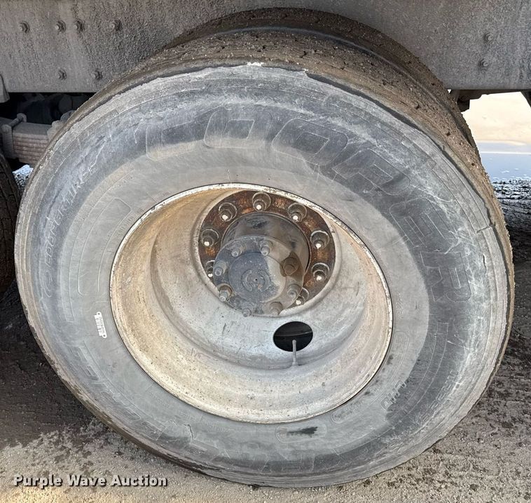 image for item ED4180 2004 Sterling LT9500 water truck