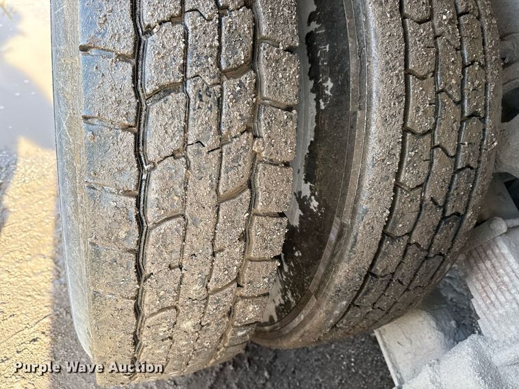 image for item ED4180 2004 Sterling LT9500 water truck