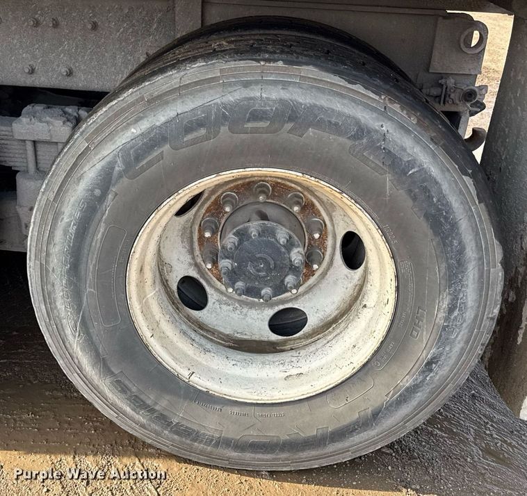 image for item ED4180 2004 Sterling LT9500 water truck