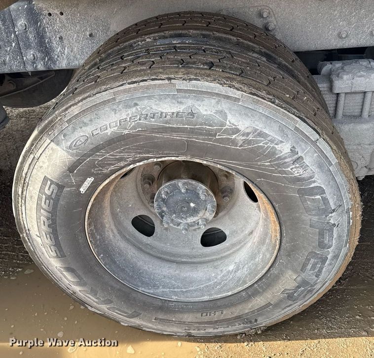 image for item ED4180 2004 Sterling LT9500 water truck