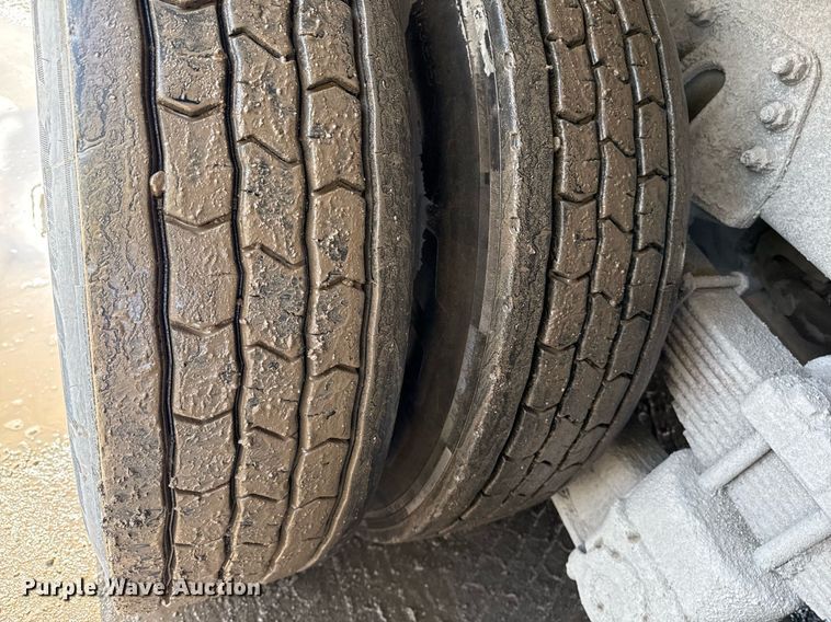 image for item ED4180 2004 Sterling LT9500 water truck