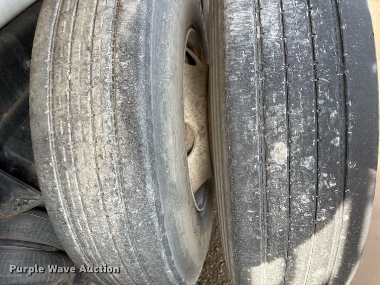 image for item ED4180 2004 Sterling LT9500 water truck