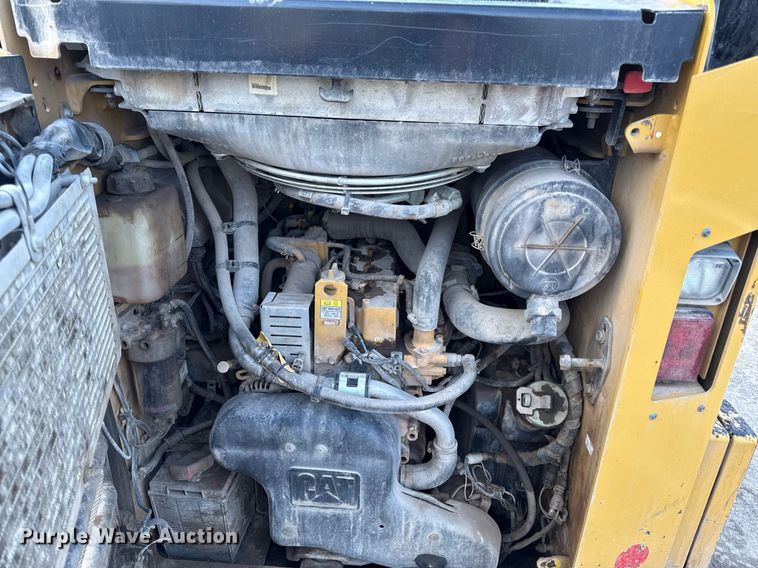 image for item ED4181 2017 Caterpillar 262D skid steer loader