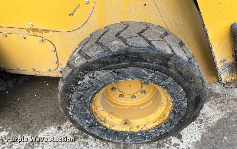 image for item ED4181 2017 Caterpillar 262D skid steer loader