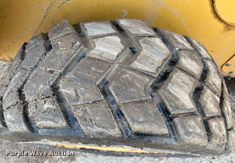 image for item ED4181 2017 Caterpillar 262D skid steer loader