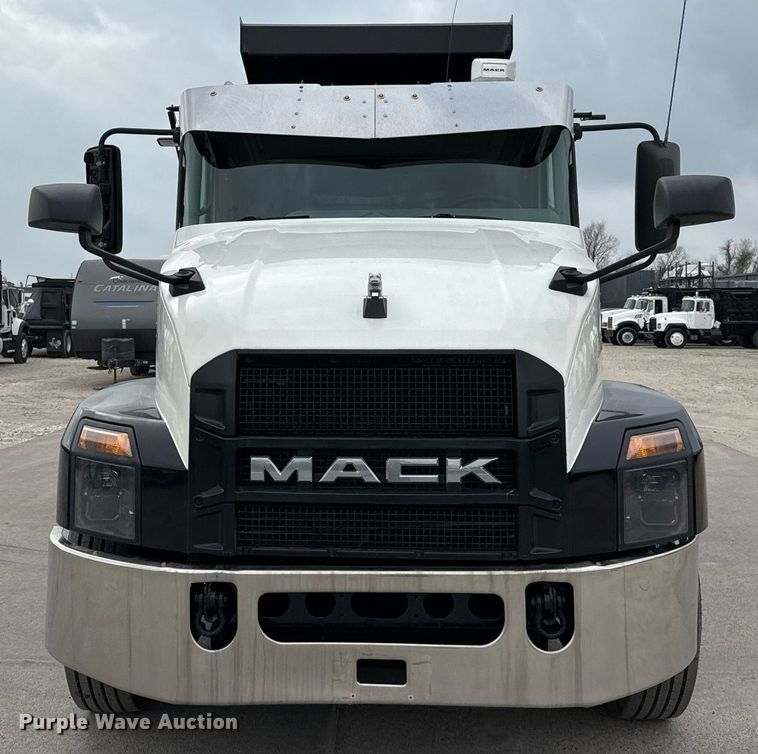 image for item ED5560 2019 Mack Anthem dump truck