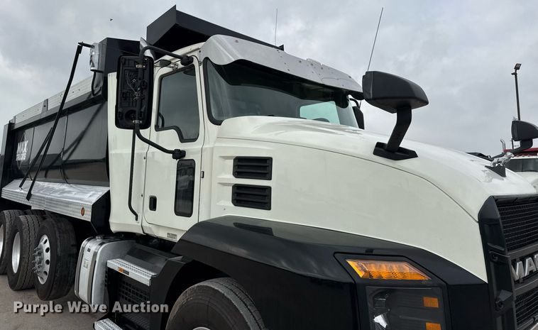 image for item ED5560 2019 Mack Anthem dump truck