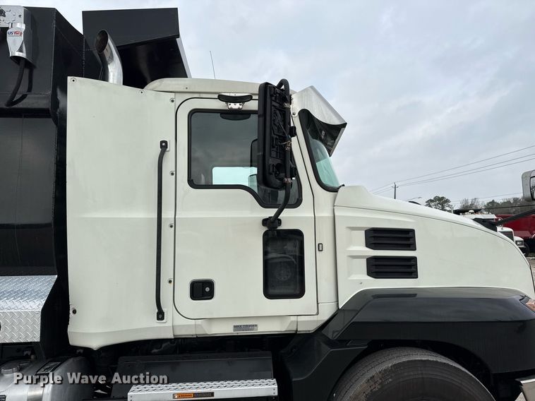 image for item ED5560 2019 Mack Anthem dump truck