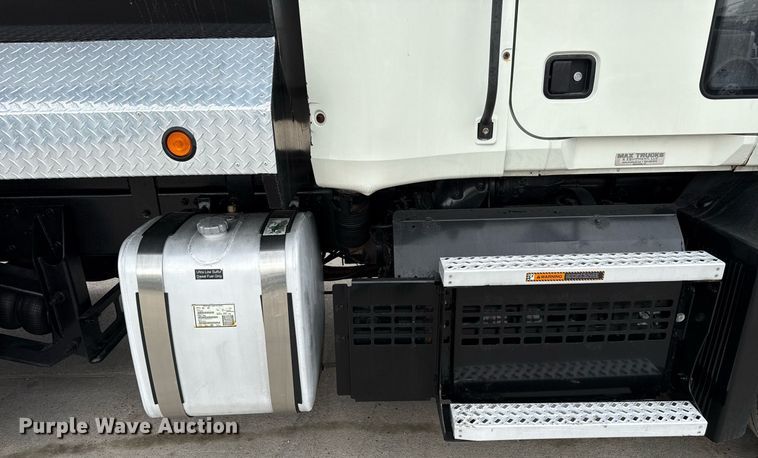 image for item ED5560 2019 Mack Anthem dump truck