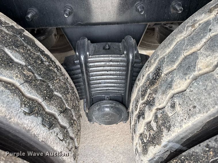 image for item ED5560 2019 Mack Anthem dump truck