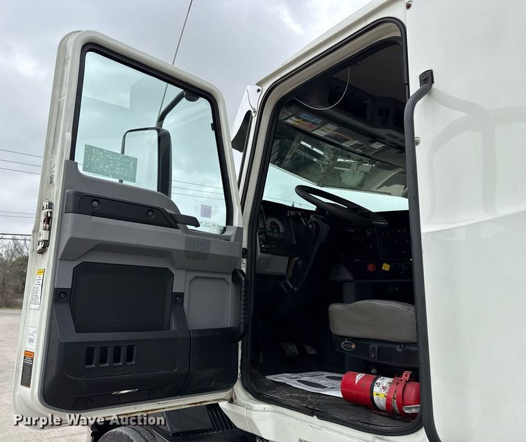 image for item ED5560 2019 Mack Anthem dump truck