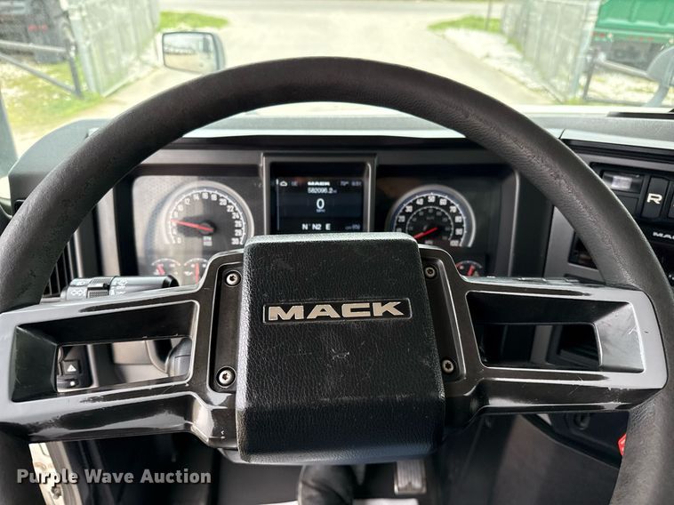 image for item ED5560 2019 Mack Anthem dump truck