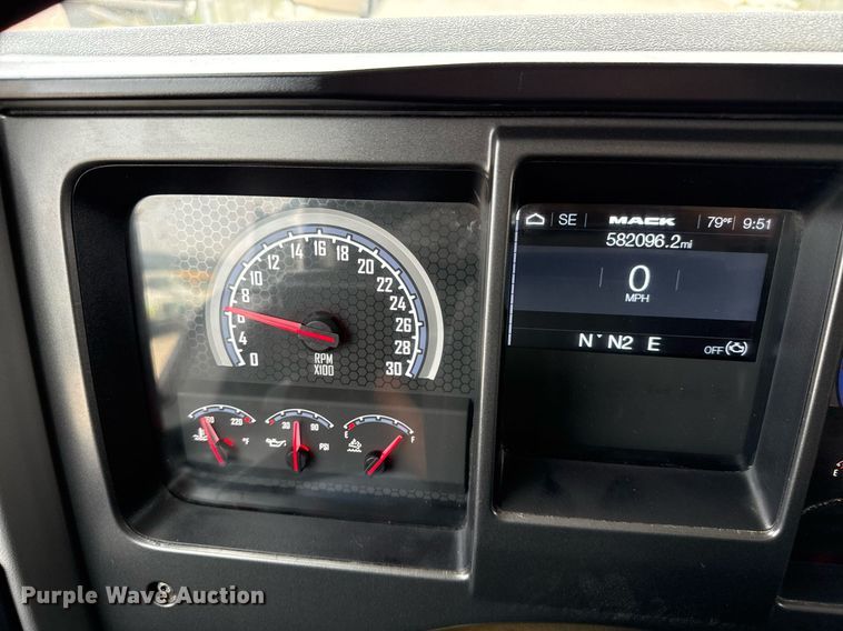 image for item ED5560 2019 Mack Anthem dump truck