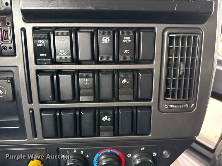 image for item ED5560 2019 Mack Anthem dump truck