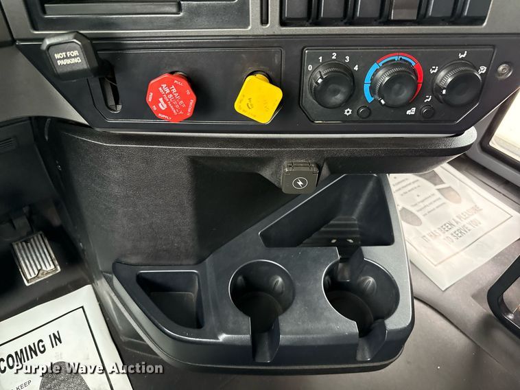 image for item ED5560 2019 Mack Anthem dump truck