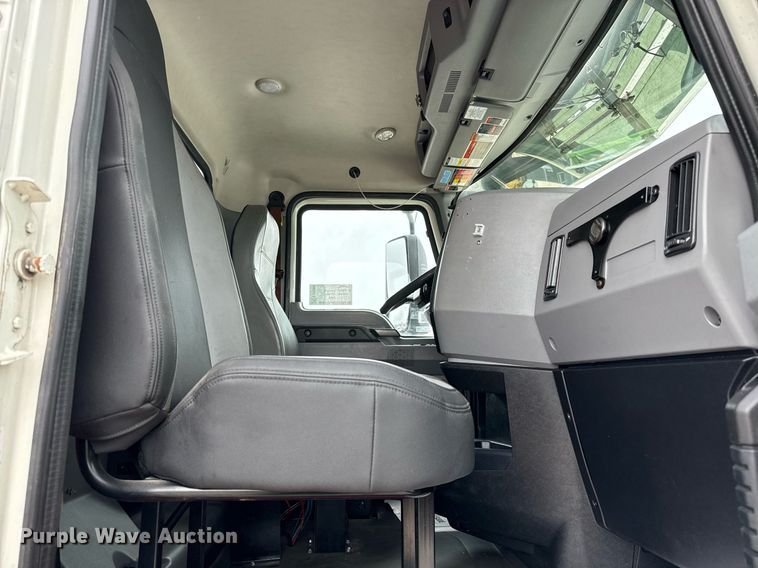 image for item ED5560 2019 Mack Anthem dump truck